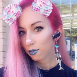 Meet your Posher, Amber